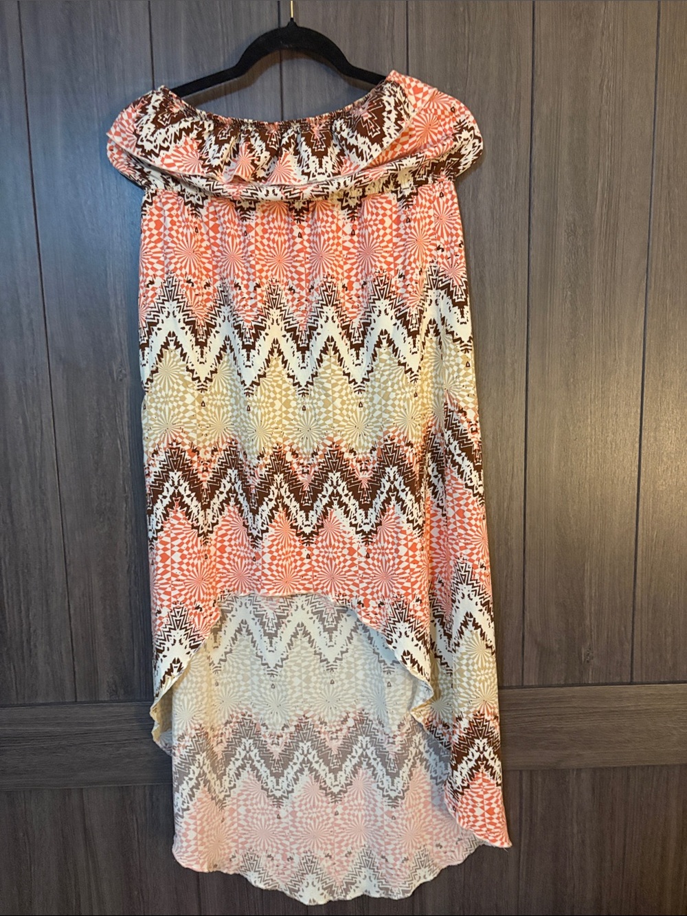 Trixxi Off-Shoulder Chevron dress in Coral and Cream